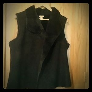 Black faux suede vest with faux fur lining